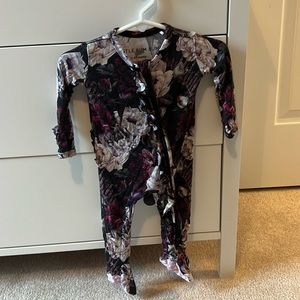 Little bum bums (bums and roses) bamboo onesie with ruffle butt